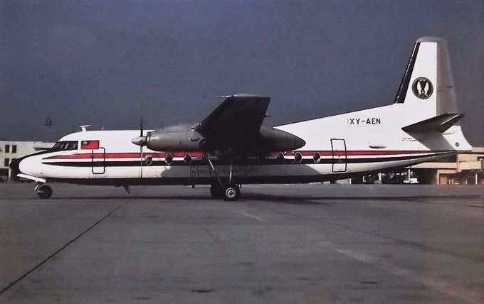 Msn:10476 XY-AEN Burma Airways.
Photo THEO VAN VEEN Collection.