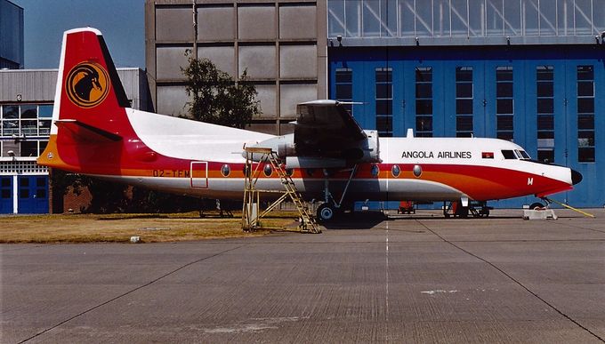 Msn:10595 D2-TFM  Angola Airlines.Delivery date March 1,1988.
Photo KRIJN OOSTLANDER.