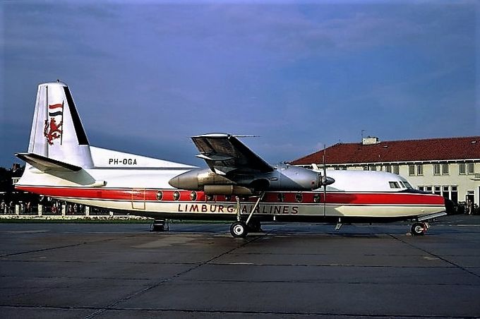 Msn:10201 PH-OGA  Limburg Airlines.
Photo JACQUIS GUILLEM Collection.
