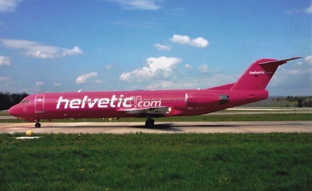 Msn:11498  HB-JVD  Helvetic Airways  2004.
Photo KRIJN OOSTLANDER COLLECTION.