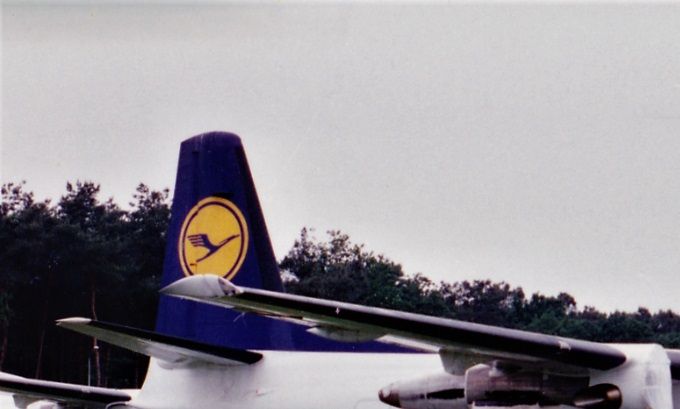 Msn:20237  D-AFKV  Lufthansa  1995.
Photo KRIJN OOSTLANDER.