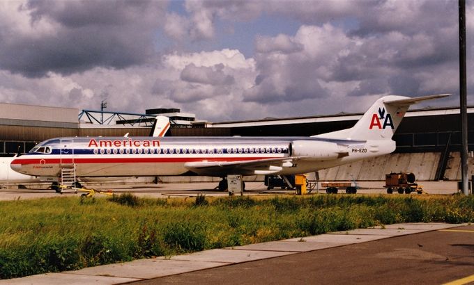 Msn:11403  PH-EZO  American Airlines  1992.
Photo  with permission from  A.J.ALTEVOGT.