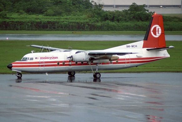 Msn:10470  9M-MCH  Malaysian Airlines ReRegd October 1,1975.
Photo ROB FINLAYSON.