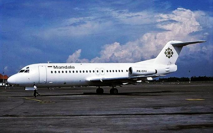 Msn:11124  PK-YPV  Mandala Airlines Leased 1997.
Photo KRIJN OOSTLANDER COLLECTION.