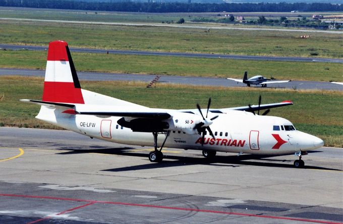 Msn:20115  OE-LFW  Austrian Airlines.Del.date March 1,1993.
Photo  ANDRE RAN JR.