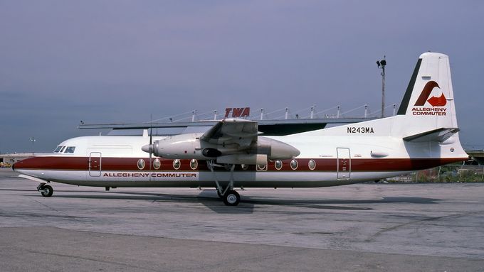 Msn:10679  N243MA  Allegheny Commuter Airlines. Del.date August 1,1989.
Photo 