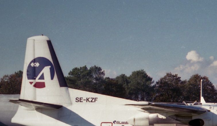 Msn:10266  SE-KZF  Swe Aviation Europe. Lsd july 1,1993.
Photo KRIJN OOSTLANDER..