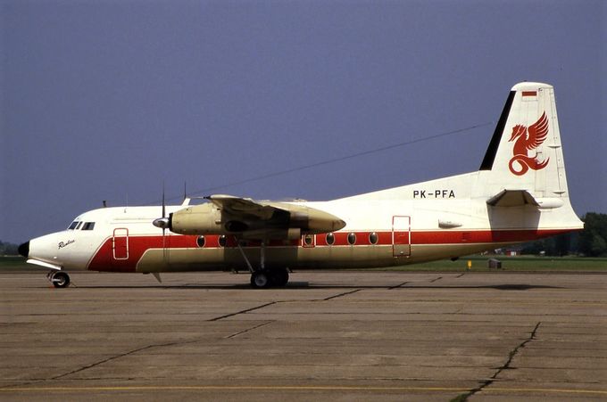 Msn:10299  PK-PFA  Pelita Air Service
Photo  KEES HARTEVELD  1985.