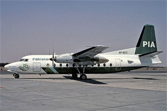 Msn:10305  AP-BCZ  Pakistan International  Airlines. Del.date September 2,1987.
Photo  PETER SMITHSON.  Photo date  May 25,1999.