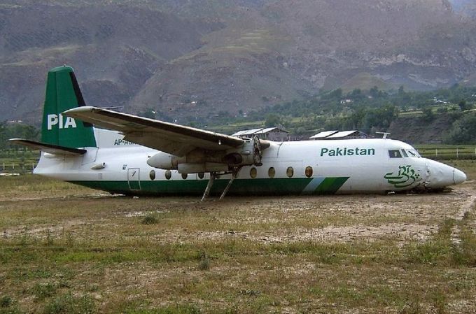Msn:10307  AP-AUR  Pakistan Int.Airlines. Del.date September 24,1966.
Photo  OMER KHALID.  Photo date October 2,2004.