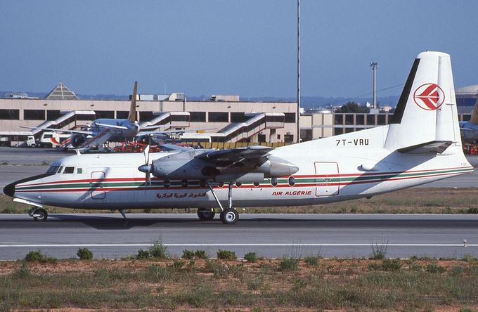 Msn:10494  7T-VRU  Air Algerie  Regd April 1,1982.
Photo DANNY GREW.