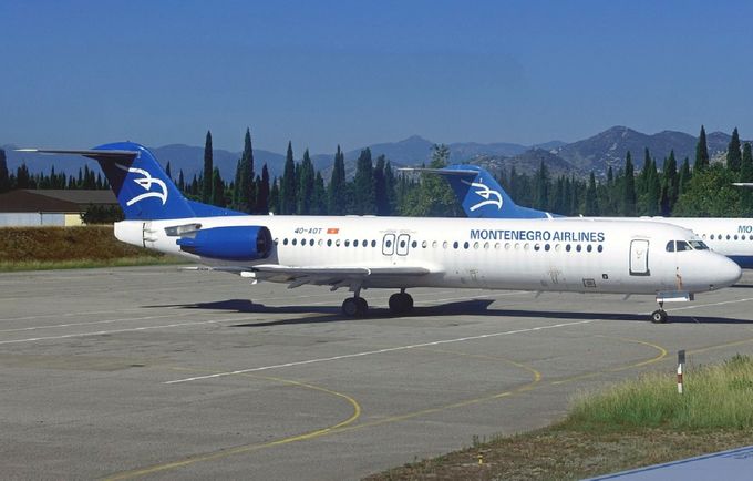 Msn:11350  YU-AOT  Montenegro Airlines. Del.date  March 1,2005.
Photo  