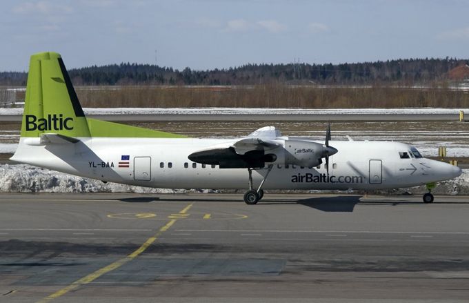 Msn:20120  YL-BAA  Air Baltic  Del.date  October 11.2008.
Photo  Pertti Sipila.
