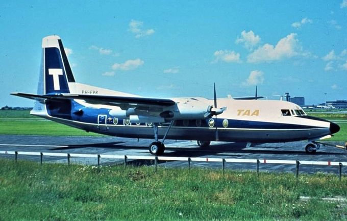 Msn:10441  PH-FPR  Trans Australia Airlines  
Photo  BERT VAN DRUNICK.
