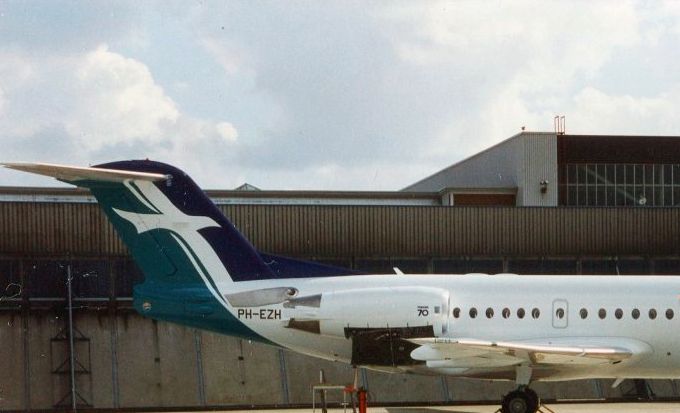 Msn:11536  PH-EZH  Silk Air  1995.
Photo KRIJN OOSTLANDER COLLECTION.