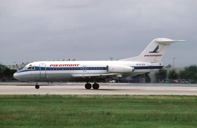 Msn:11037  N293N  Piedmont Airlines. Del.date  June 21,1985.
Photo with permission from GERARD HELMER.