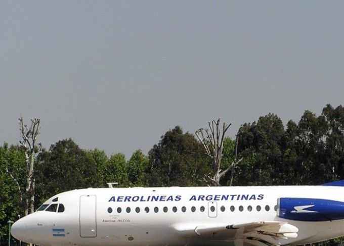 Msn-11017  LV-WZC  Aerolineas  Del.date  October 10,2004.
Photo  KRIJN OOSTLANDER COLLECTION.