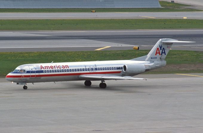 Msn:11353  N1402K  American Airlines  Del.date  August 8,1991.
Photo  PERTTI SIPILA.