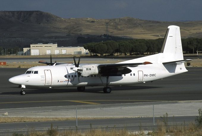 Msn:20227 PH-DMC  Air Nostrum  Leased  June 1,1997.
Photo CHRIS SHELDON. (Madrid  October 15,2000)