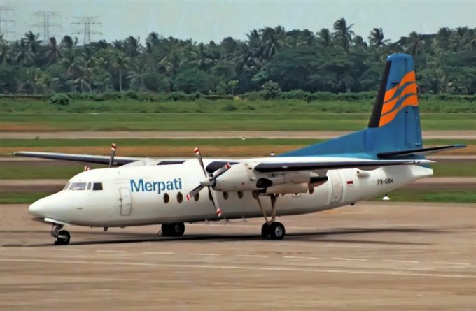 Msn:10625  PK-GRH  Merpati  Nusantara Airlines  Del.date February 10,1982.
Photo  LESLIE SNELLEMAN  (April 10,1992)
