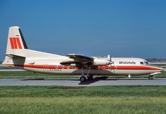 Msn:10667 N240MA  Midstate Airlines.Del.date August 22,1984
Photo   MESQUITA(1984)
