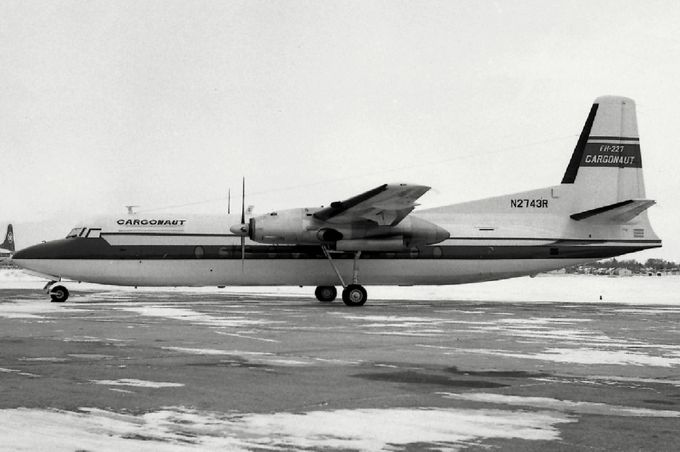 Msn:575  N2743R  Fairchild  FH-227D-LCD  Cargonaut.Converted  October 7,1970.
Photo  TIM MARTIN  (Photo date  February 15,1971)