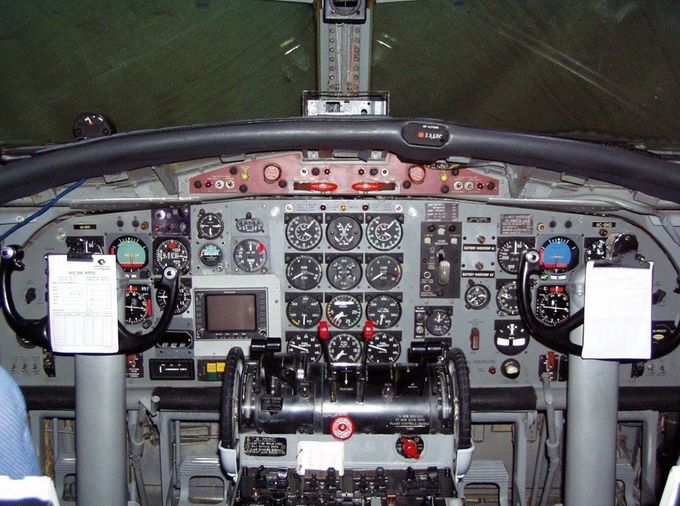 Cockpit  Fairchild F-27  HC-BHD  Petro Ecuador
Photo Date  December 3,2004.