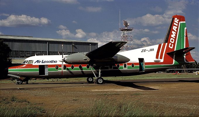 Msn:10144  ZS-JVA  Comair 1976.
Photo via AIRLINEHOBBY.COM.