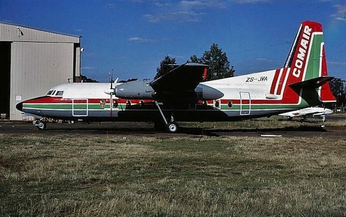 Msn:10144  ZS-JVA  Air Lesottho (Comair colors) 1976.
Photo JOHN COETSEE COLLECTION.