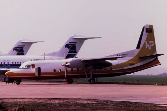 Msn:10610  PH-FTY  Sonangol Aeronautica  Del.date April 10,1981.
Photo KRIJN OOSTLANDER  COLLECTION.
