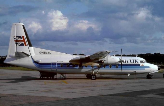 Msn:10334  G-BNAL  Air UK  Regd November 28,1986.
Photo BILL HOLT COLLECTION.