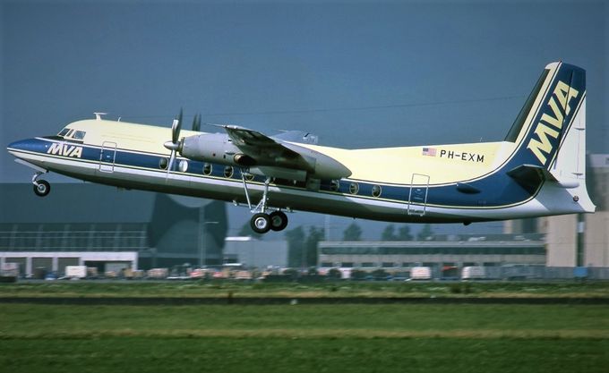Msn:10596 PH-EXM-N334MV Mississippi Valley Airlines  Delivery date June 11,1980.
Photo 