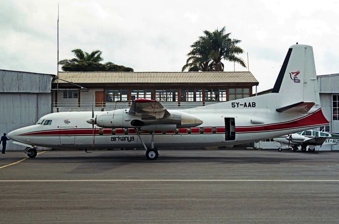 Msn:10211  5Y-AAB  Air Kenya Aviation Ltd.Regd December 14,1977.
Photo  LESLIE SNELLEMAN.  Photo date  August 1,1993.