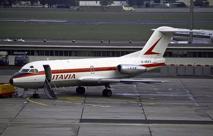 Msn:11006 D-ABAX Aerolinee Itavia.
Photo Manfred Winter.