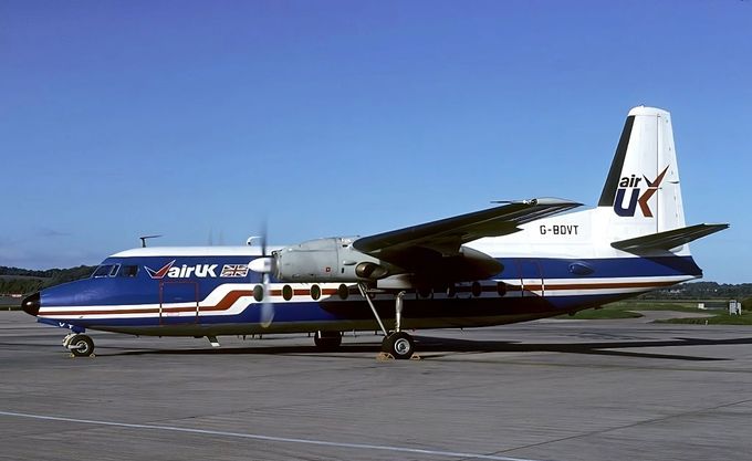 Msn:10233  G-BDVT  Air UK  Lsd  April 28,1976.
Photo  with permission from  GARY VINCENT. (November 1,1984)