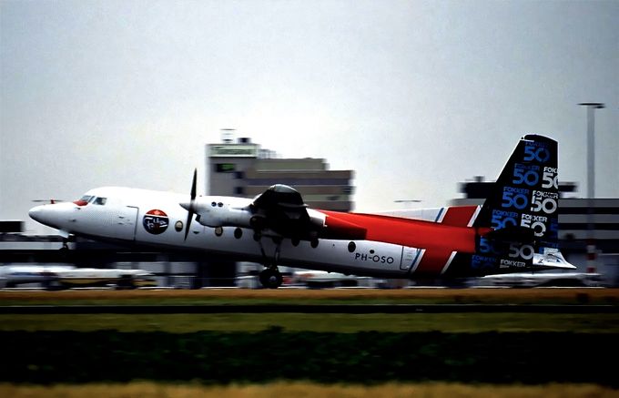 Msn:10685  PH-OSO  Fokker BV  First Flight . December 12,1985.1st Prototype.
Photo  RENE KLOK COLLECTION.