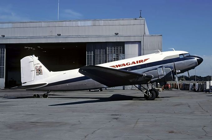 C-47B  C-FTFV  Msn:34295/17030  Waglisla Airlines  1987.
Photo GARY VINCENT  (Photo Date September 1,1986)