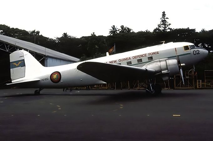 C-47B  P2-002  Msn:32877/16129  Papua New Guinea Defence Force.
Photo GERARD HELMER.